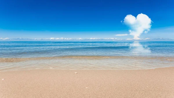 Beautiful Landscape Ocean Summer Natural background horizontal blurred front bokeh Double Exposure Heart-shaped cloud