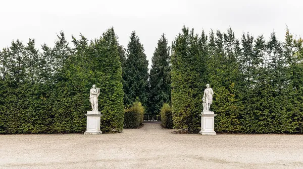 Estátuas Antigas Outono Mármore Viena Schonbrunn — Fotografia de Stock