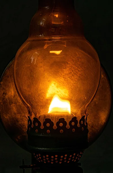 ヴィンテージ真鍮燃焼オイルランプ — ストック写真