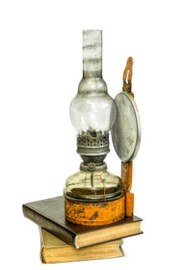  Beyaz arka planda klasik bir gaz lambası.