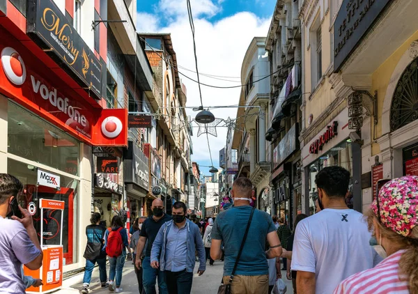 Trabzon Туреччина Червня 2021 Pedestrians Вузькій Вулиці Старого Міста Трабзоні — стокове фото