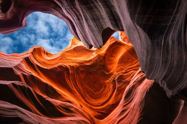 Arizona, Antilop Kanyonu 'ndaki kumtaşı kayalıkları.