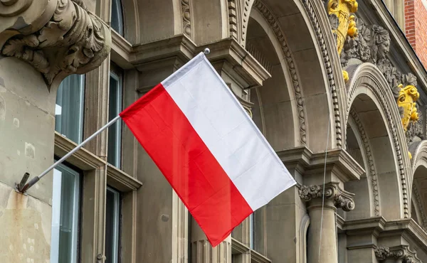 Bandera Polonia Fachada Antiguo Edificio Del Gobierno — Foto de Stock