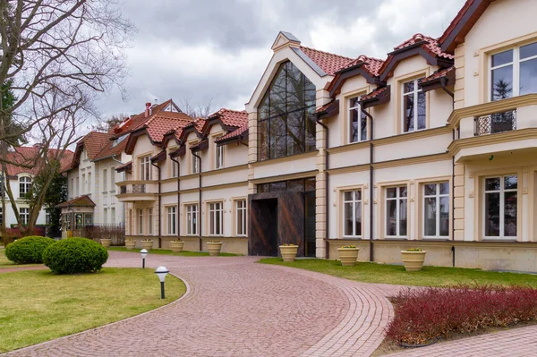 New Residential Building Green Garden — Stock Photo, Image