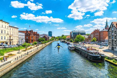 Bydgoszcz, Polonya - 22 Haziran 2022: Bydgoszcz 'de Brda Nehri (ger. 
