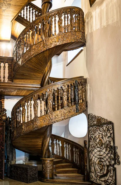 Beautiful Old Wooden Cared Spiral Staircase Ancient Gothic Church Interior — Foto de Stock