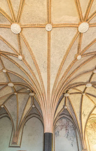 Готичне Арочне Склепіння Колони Середньовічній Церкві — стокове фото