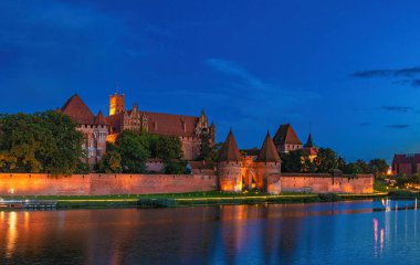 Geceleri Malbork Kalesi
