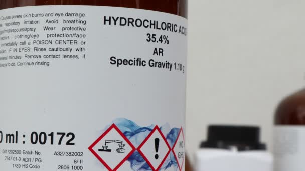 Kyselina Chlorovodíková Chemikálie Používaná Laboratořích Nebezpečích — Stock video