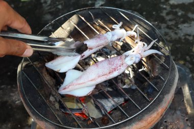 Lezzetli ızgara enfes kalamar. Denizden taze ve formalinden uzak.