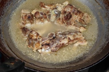 Sağlıklı ve Lezzetli Domuz Kemiği Çorbası