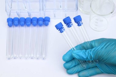 Laboratuvarda bilim ya da tıp için test tüpleri
