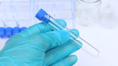 Laboratuvarda bilim ya da tıp için test tüpleri