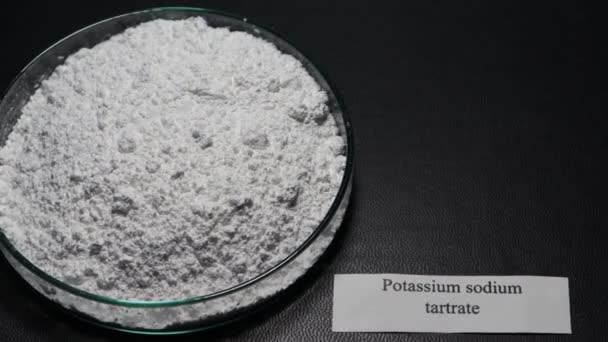 Poudre Tartrate Sodium Potassium Est Utilisée Dans Les Laboratoires Dans — Video