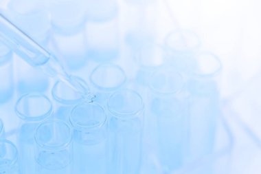 Laboratuvarda bilim ya da tıp için test tüpleri