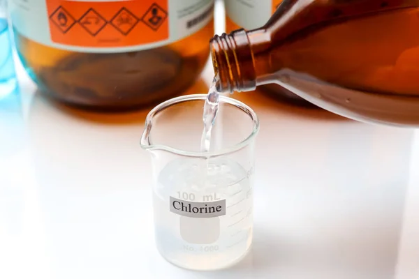 Solution Chlore Dans Verre Chlore Est Utilisé Pour Tuer Les — Photo