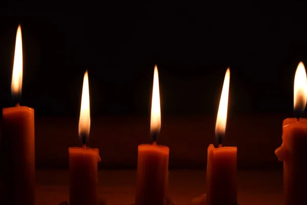 Karanlıkta Mum Işığı Mum Işığı Arka Plan Din Inanç — Stok fotoğraf