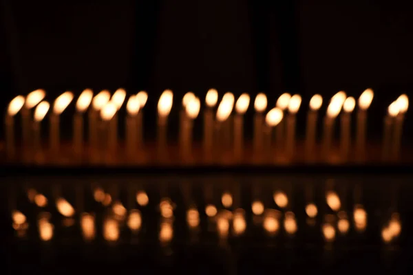 Θαμπάδα Εικόνα Του Φωτός Κερί Στο Σκοτάδι Και Bokeh Κερί — Φωτογραφία Αρχείου