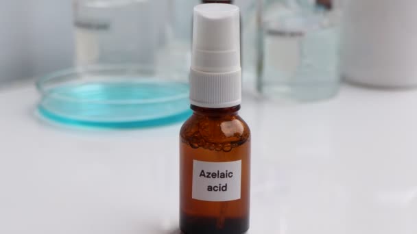 Kwas Azelajowy Jest Składnikiem Chemicznym Produktu Kosmetycznego Chemikaliami Stosowanymi Badaniach — Wideo stockowe