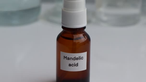Kwas Mandeliowy Jest Składnikiem Chemicznym Produktu Kosmetycznego Chemikaliami Stosowanymi Eksperymentach — Wideo stockowe
