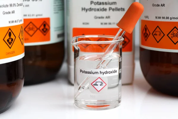 Kálium Hidroxid Üvegben Vegyszer Laboratóriumban Iparban — Stock Fotó