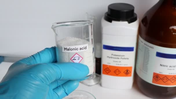 Malonic Acid Glass Chemical Laboratory Industry — Video Stock