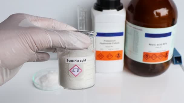 Сукциновая Кислота Стекле Химикаты Лаборатории Промышленности — стоковое видео
