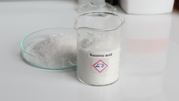Acide Succinique Dans Verre Produit Chimique Laboratoire Dans Industrie — Video