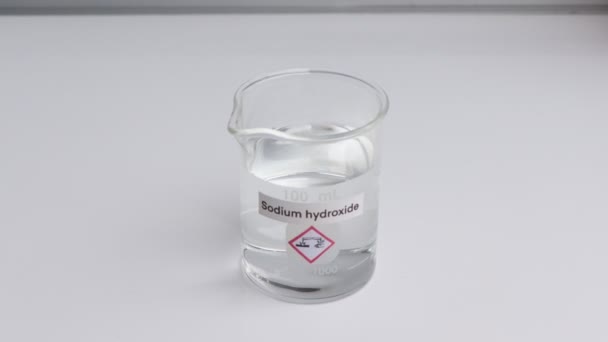 Hydroxyde Sodium Dans Verre Produit Chimique Laboratoire Dans Industrie — Video