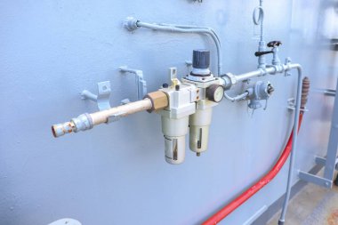 Filter the water from the air pump, industrial tools