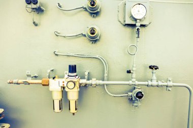 Filter the water from the air pump, industrial tools