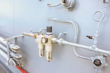 Filter the water from the air pump, industrial tools