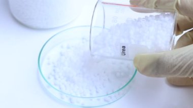 Cam Urea, kimyasallar laboratuvar ve endüstride