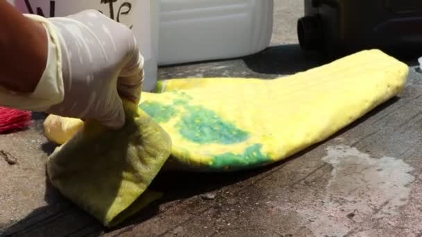 Absorbent Pads Hazardous Chemical Liquid Spill Chemicals Industry Laboratory — Stok video