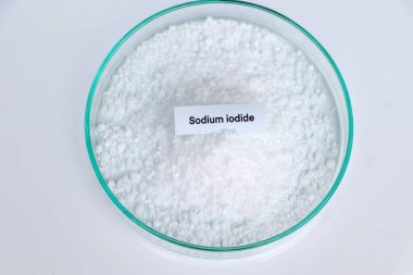 Camda sodyum iyodür, laboratuvarda ve endüstride kimyasal madde, analizde kullanılan kimyasallar.