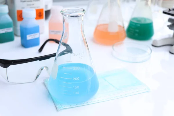 chemical in glass, chemical in the laboratory and industry, Chemicals used in the analysis