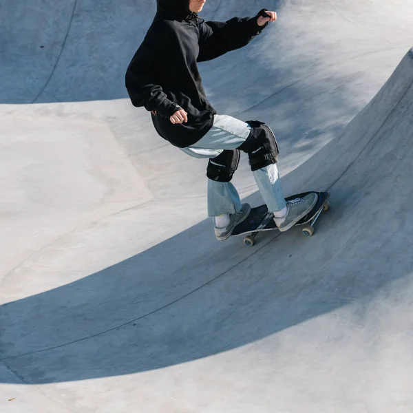 Skate Livre Skater Patinação Parque Skate Concreto Urbano — Fotografia de Stock