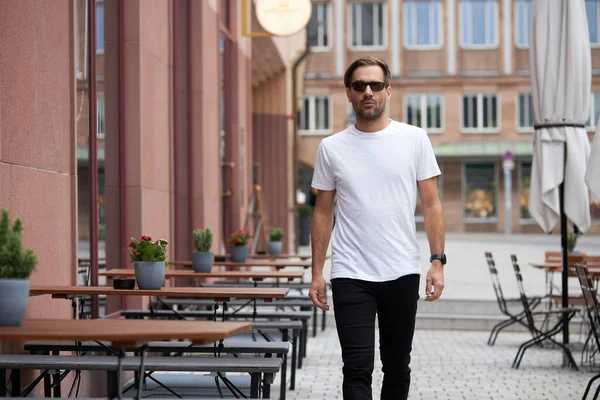 Vit Blank Shirt Hipster Stilig Manlig Modell Med Plats För — Stockfoto