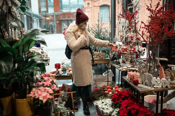 Young Woman Medical Protective Mask Faux Fur Coat Hat Red — Zdjęcie stockowe