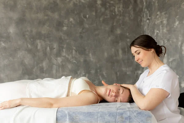 Smiling Kind Female Physiotherapist Osteopath Fixing Patient Neck Head Heal — Stock Photo, Image