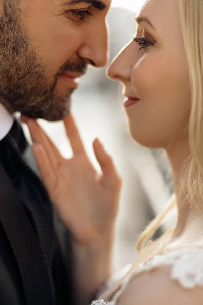 Side View Loving Happy Wedding Couple Meeting Eyes Young Woman — Foto de Stock