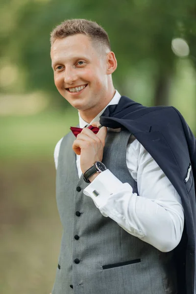 Vertical Portrait Confident Cheerful Smiling Blond Businessman Groom Formal Tuxedo — Zdjęcie stockowe