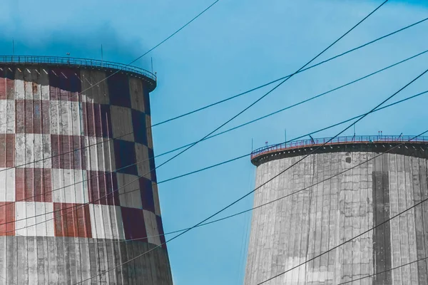 Πύργος Ψύξης Της Βιομηχανικής Δεξαμενής Ψύξης Της Μονάδας Του Θερμοηλεκτρικού — Φωτογραφία Αρχείου