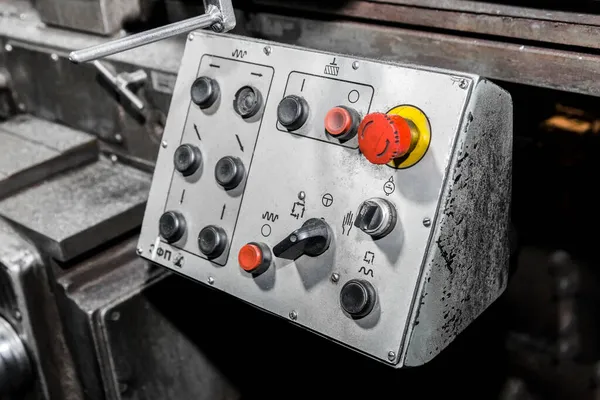 Eski Endüstriyel Ekipmanların Düğme Kontrol Sistemi — Stok fotoğraf