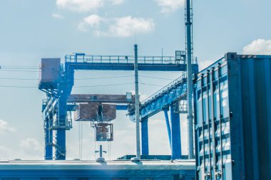 Kargo Taşımacılık ve İhracat Taşımacılığı için Ağır Kaldıraç Endüstriyel Turnası.