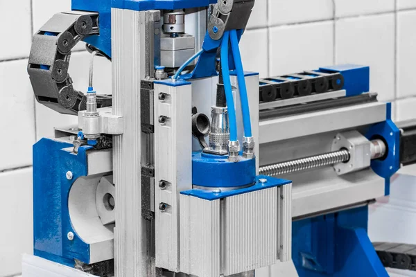 Bir Endüstriyel Fabrikada Metal Işleme Çelik Işleme Için Değirmen Makinesi — Stok fotoğraf