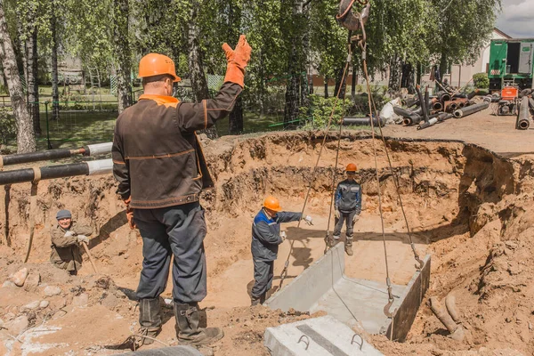 Belarus Minsk Region May 2020 Foreman Overalls Protective Helmet Controls — Stock Photo, Image
