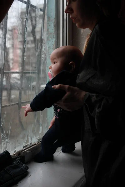 Rusya 'nın Ukrayna' ya karşı savaşı. Barınakta saklanan çocuklar