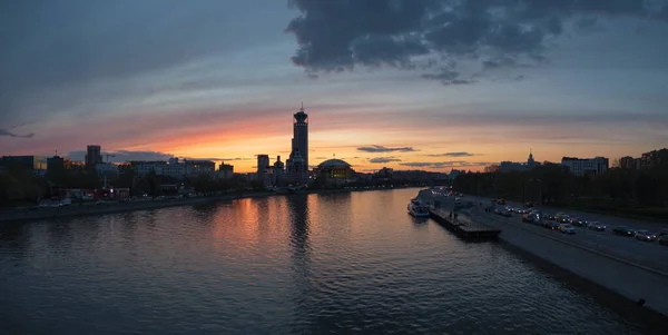 Moskauer Uferböschung Nach Sonnenuntergang — Stockfoto