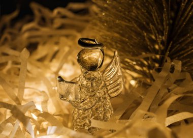 Tatil ışıkları ve dekorasyonlarında kristal melek